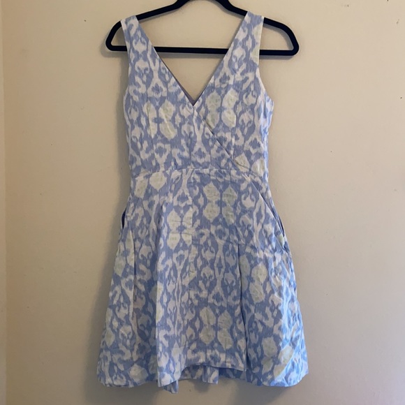 Woman's Size 4 GAP dress - Picture 4 of 5